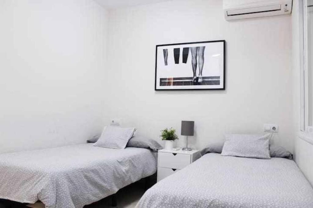 Best Location Apartment In Marbella. Beachfront!! Ngoại thất bức ảnh