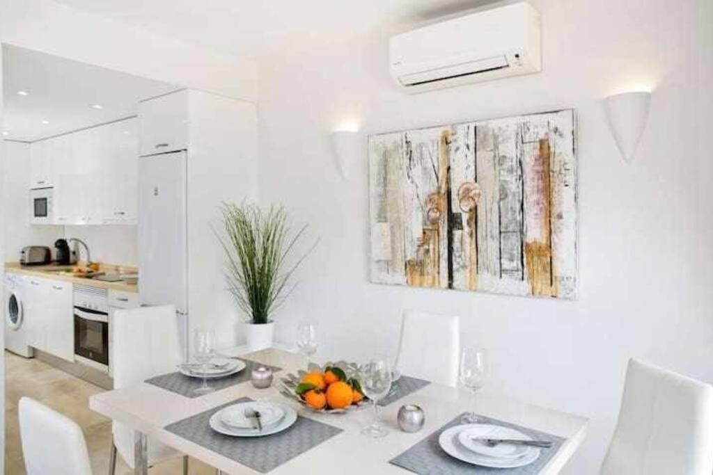 Best Location Apartment In Marbella. Beachfront!! Ngoại thất bức ảnh